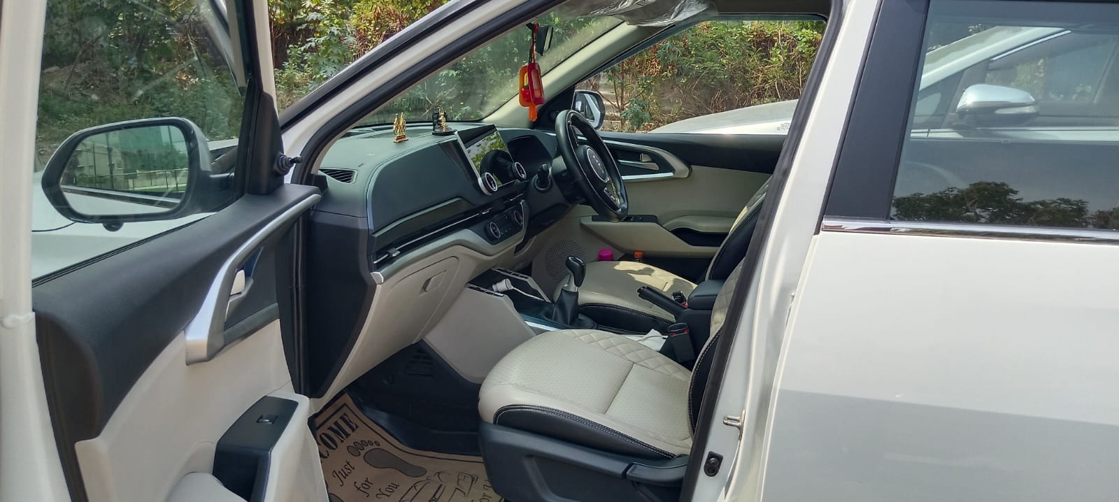 Kia Carens view 3