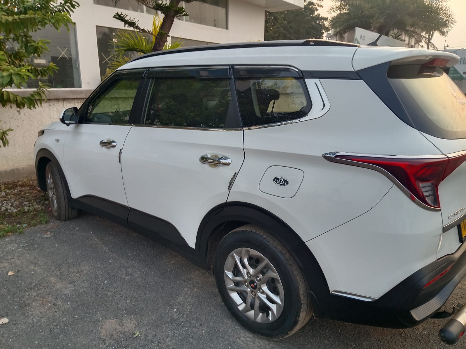 Kia Carens view 2